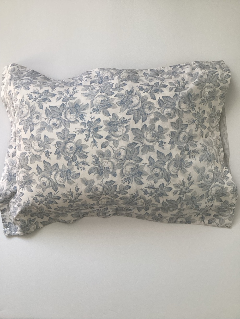 Yves Delorme Classic Blue Cotton Floral Pillow - Picture 7 of 11